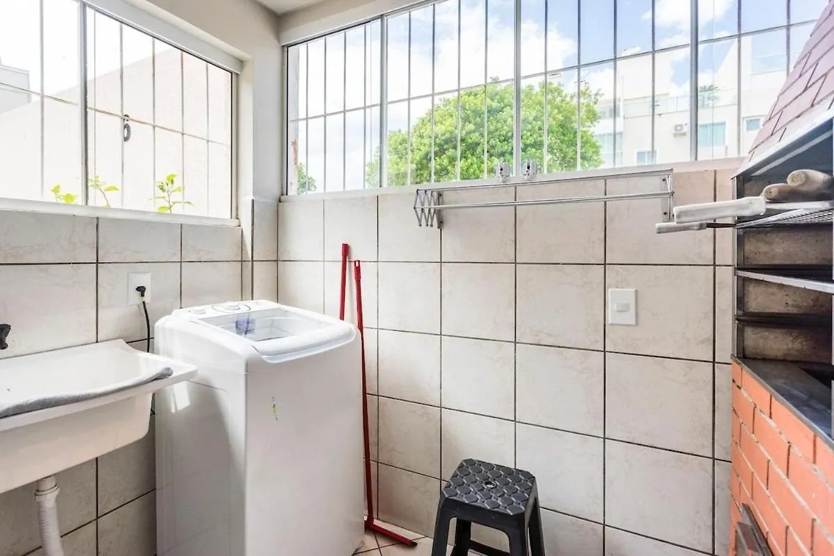 Semesterbostad Sobrado 30 M Praia, Quartos Climatizados, 1 Vaga, Ate 6 Pessoas Bombinhas Brasilien