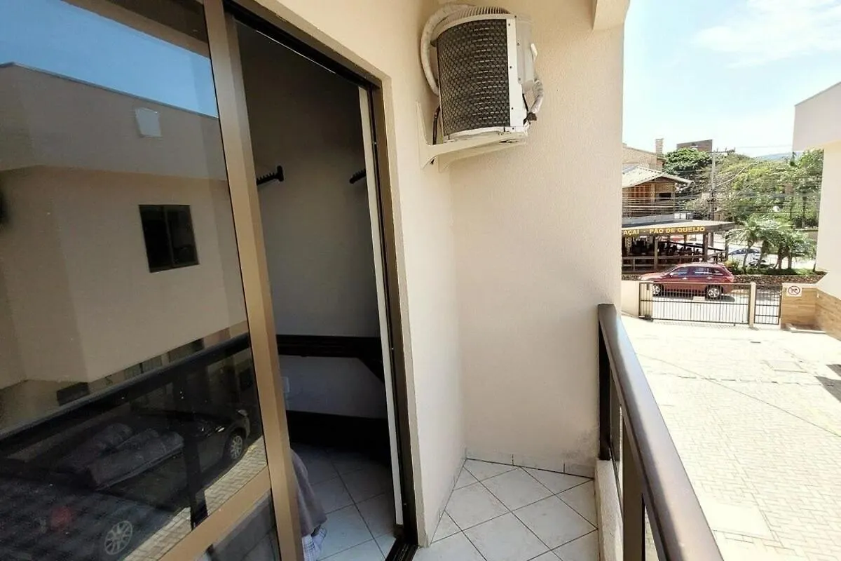 Sobrado 30 M Praia, Quartos Climatizados, 1 Vaga, Ate 6 Pessoas Bombinhas