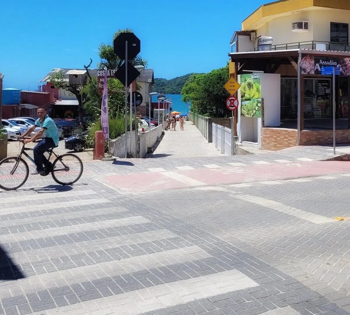 Sobrado 30 M Praia, Quartos Climatizados, 1 Vaga, Ate 6 Pessoas Bombinhas