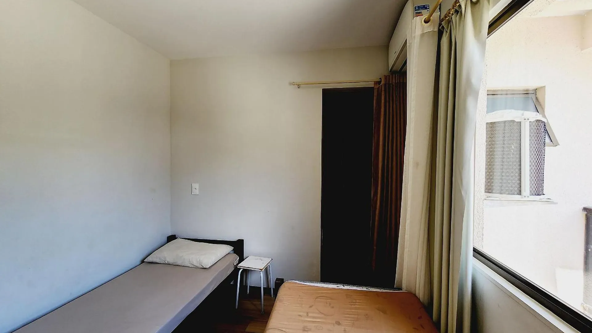 Sobrado 30 M Praia, Quartos Climatizados, 1 Vaga, Ate 6 Pessoas Bombinhas Semesterbostad